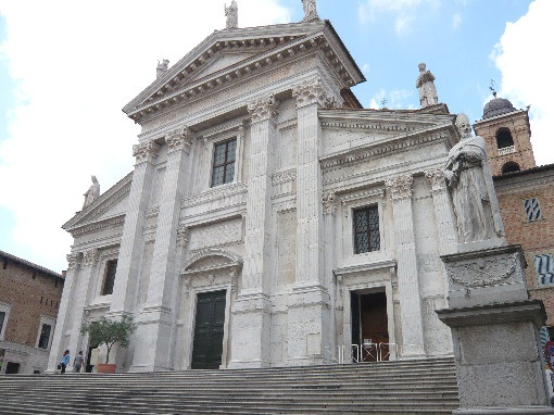Photo:  Cattedrale di Urbino 